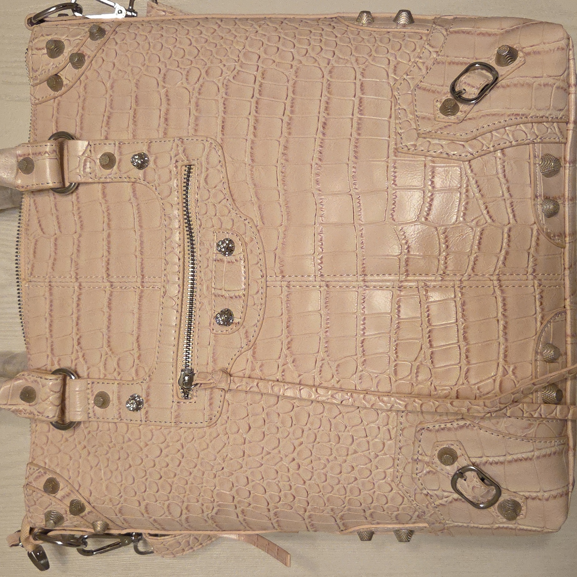 Brand New Off White Faux Leather Crocodile-Embossed Tote Bag With Shoulder Strap